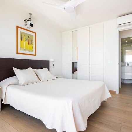 Beachfront -- New Luxury Apartment -- 1ª Linea Playa -- Fuengirola City Center -- Private Parking -- Panoramic Sea Views -- Екстер'єр фото