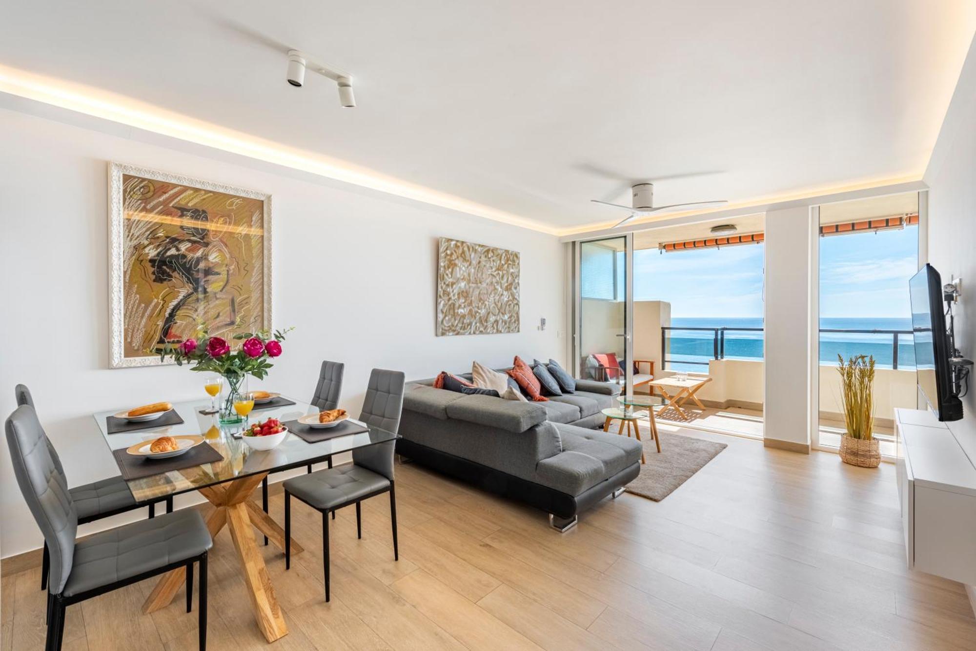 Beachfront -- New Luxury Apartment -- 1ª Linea Playa -- Fuengirola City Center -- Private Parking -- Panoramic Sea Views -- Екстер'єр фото